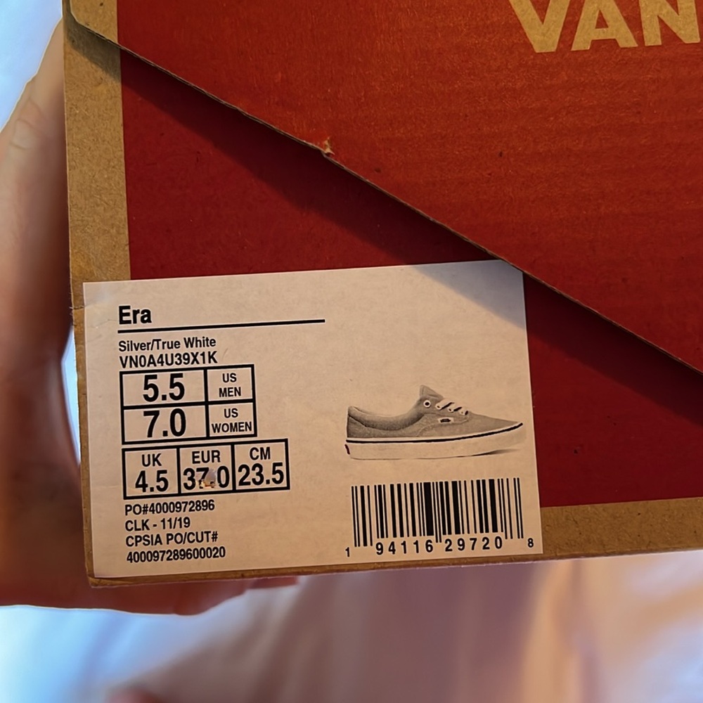 Vans - Picture 2 of 5